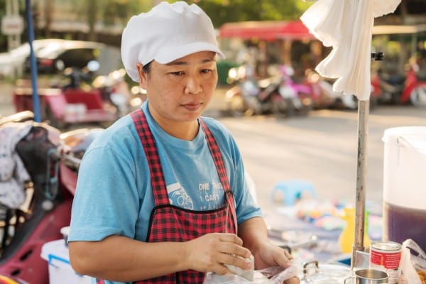 China trader unhappy saleswoman