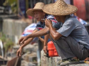 China farmers workers break